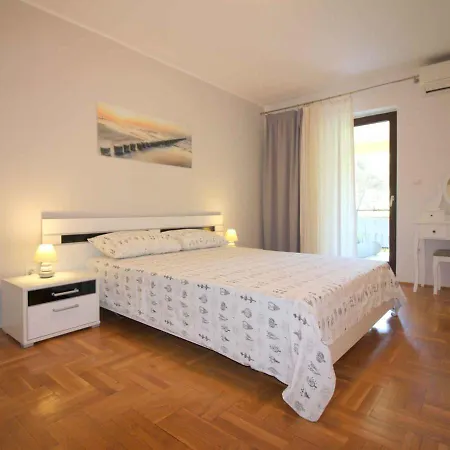 In - Istrien 9921 * פורץ