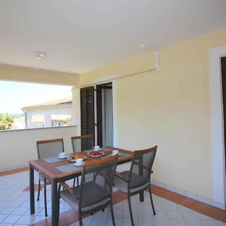 In - Istrien 9921 * פורץ